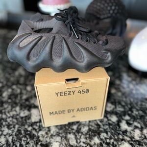 Yeezy boost 450